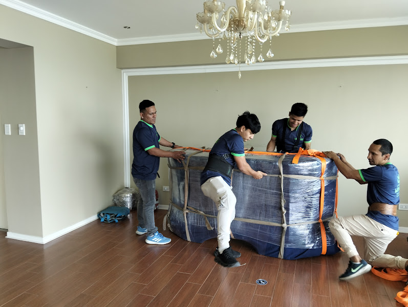 Equipo capacitado en traslado de oficina