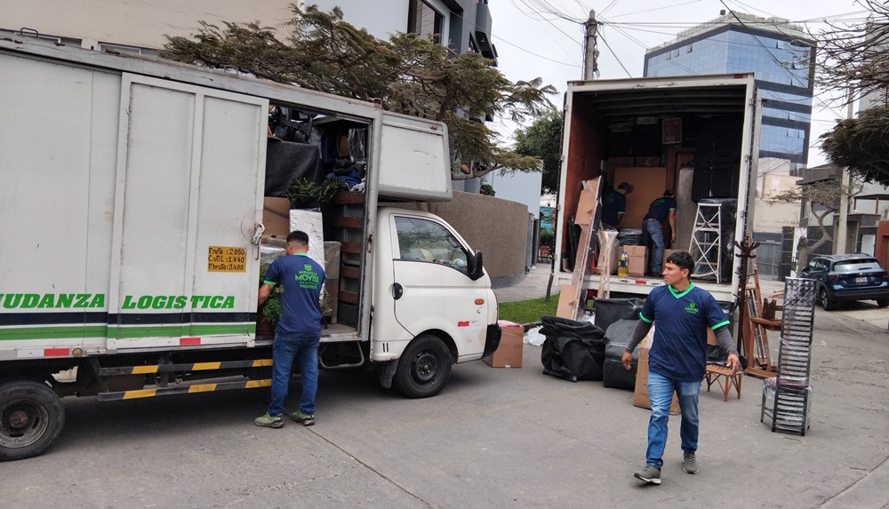 Camión de mudanzas en traslado de Lima a Chiclayo